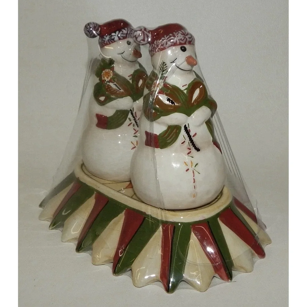 NIB Tracy Jingle Bell Let's Hang Mistletoe Snowman Salt & Pepper Shaker Tray Set